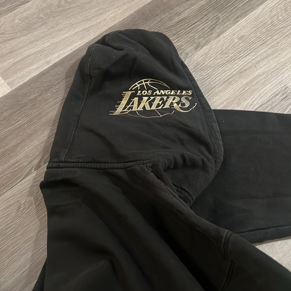 Men’s Express and NBA Collab Sweatshirt - Picture 2 of 3